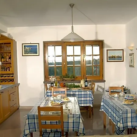 Stars And Stripes Bed & Breakfast 4*